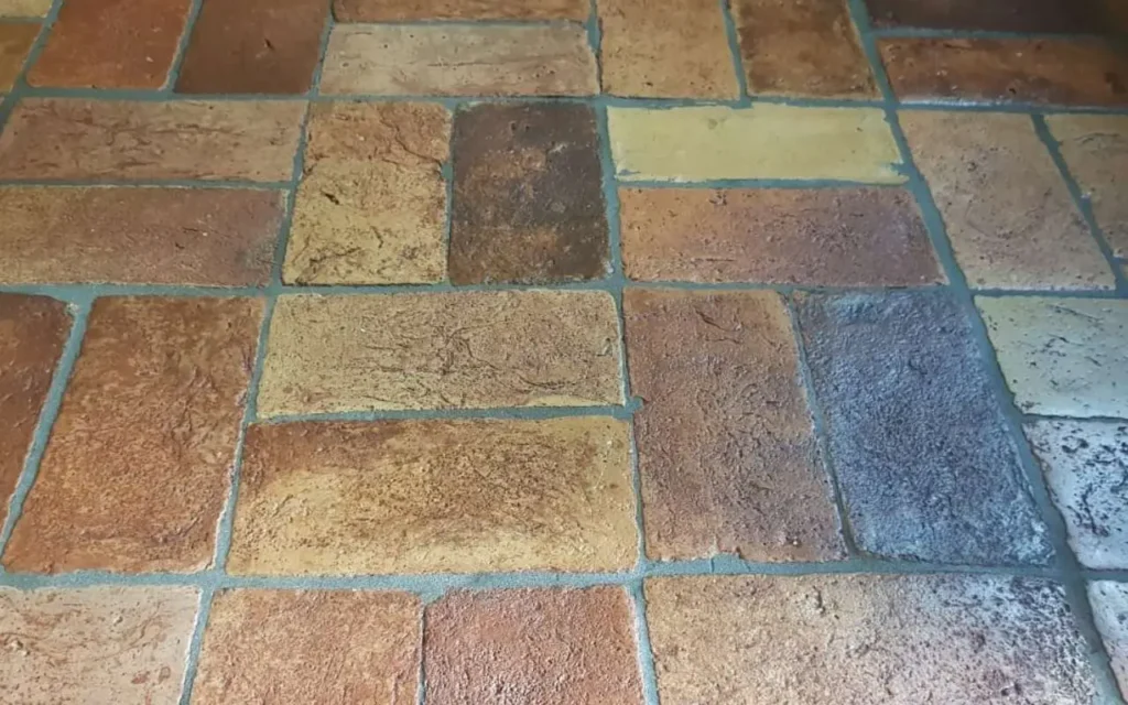 Non lavare mai i pavimenti con candeggina: ecco perché Non lavare mai i pavimenti con candeggina: ecco perché