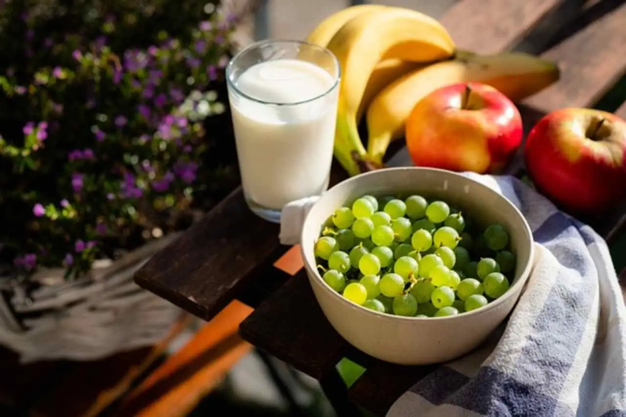 Mangiare frutta prima o dopo i pasti: ecco cosa succede alla digestione Immagine selezionata