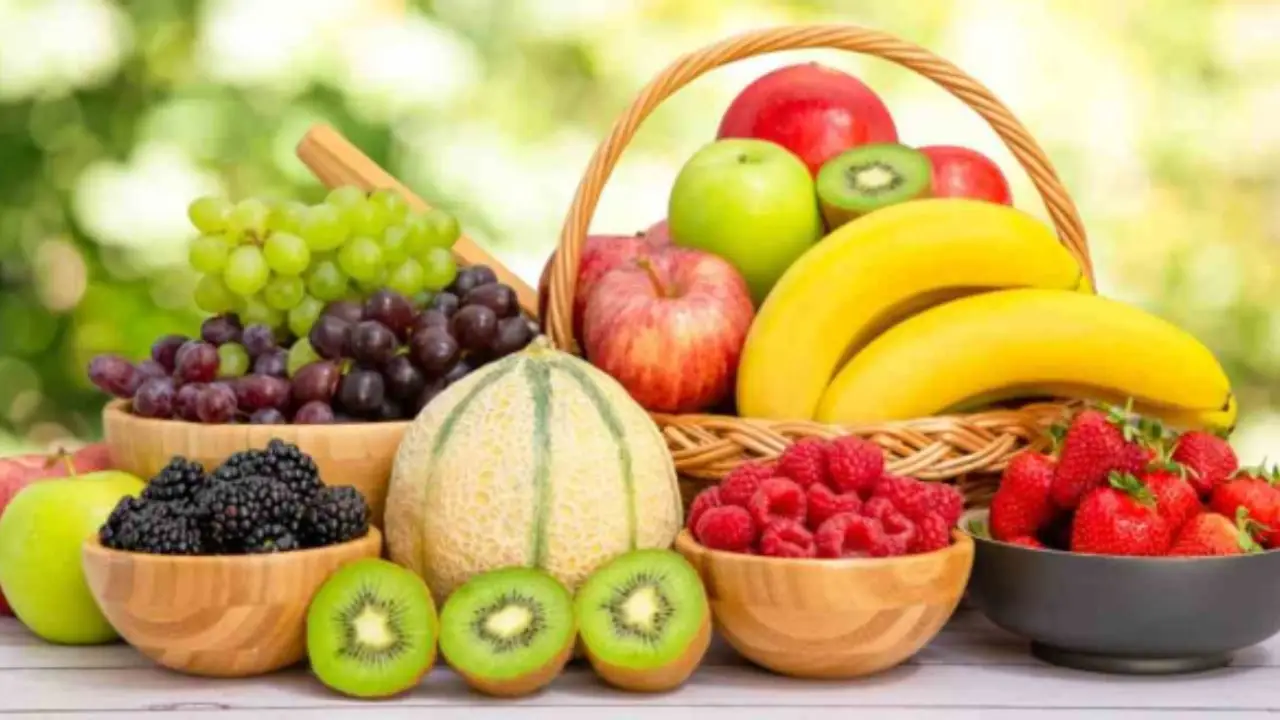Mangiare frutta prima o dopo i pasti: ecco cosa succede alla digestione Immagine selezionata