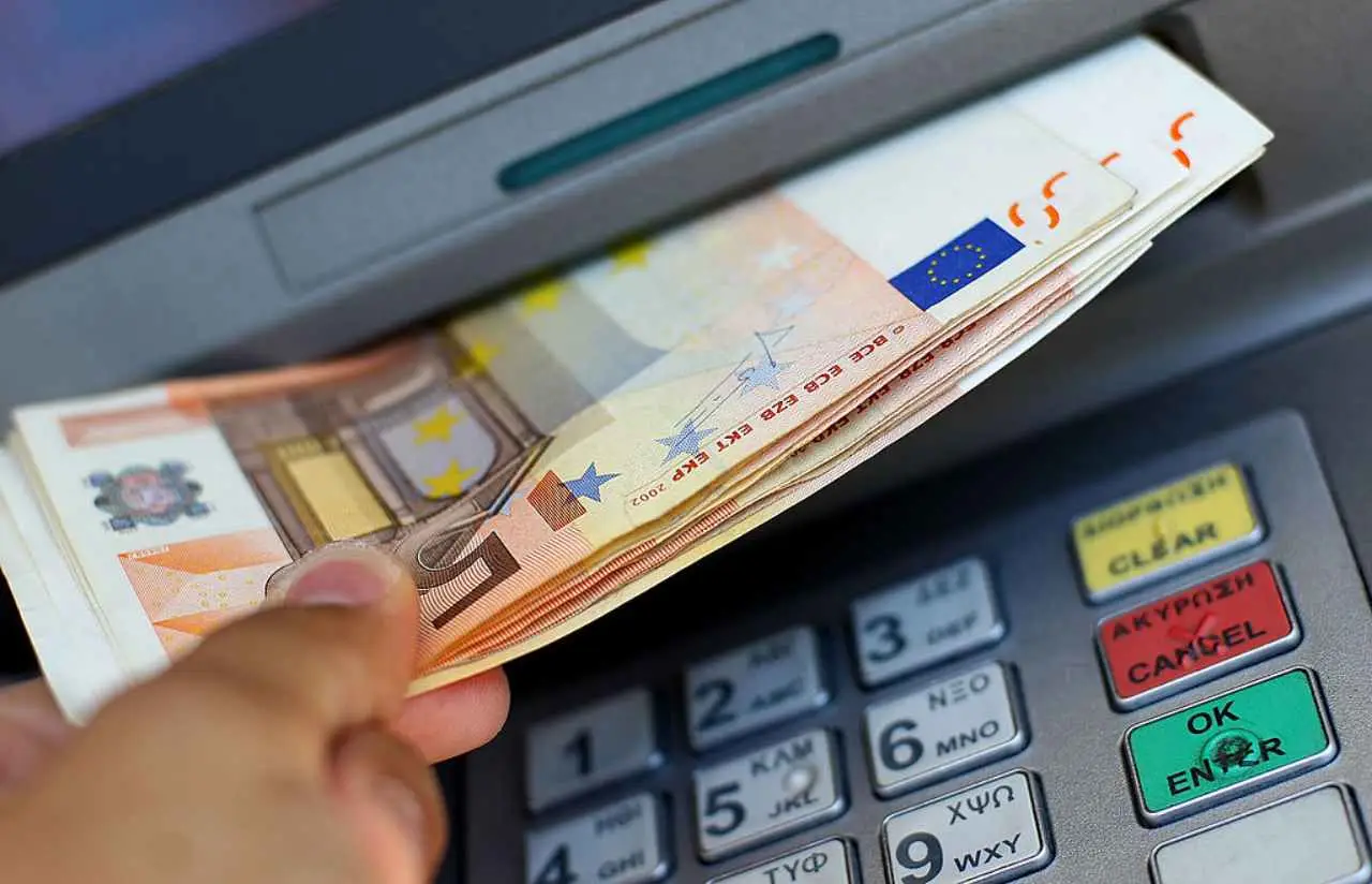 Dal 2025 nuove regole per i risparmi in banca: buone notizie per i correntisti Immagine selezionata