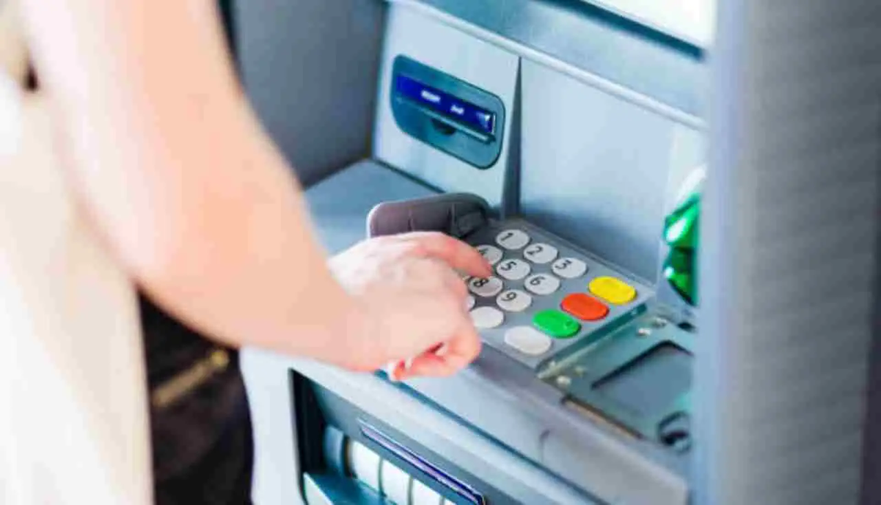 Attenzione clienti: ecco il messaggio urgente della banca che non puoi ignorare Immagine selezionata