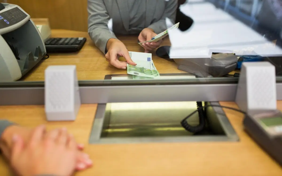 Attenzione clienti: ecco il messaggio urgente della banca che non puoi ignorare Immagine selezionata