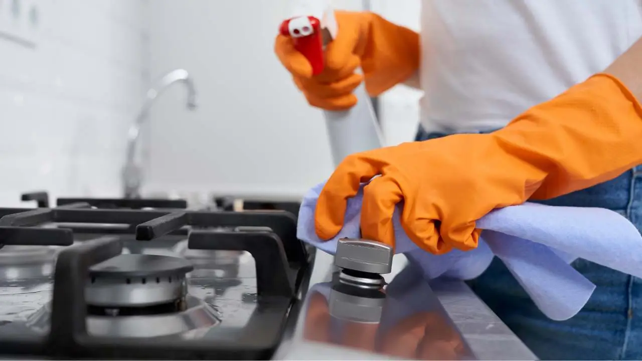 Come organizzare le pulizie di primavera in cucina: guida stanza per stanza Immagine selezionata
