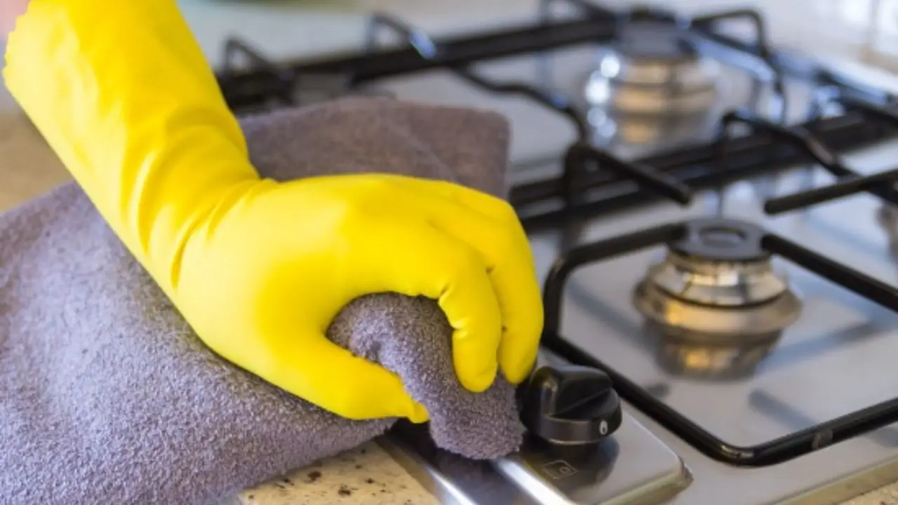 Come organizzare le pulizie di primavera in cucina: guida stanza per stanza Immagine selezionata