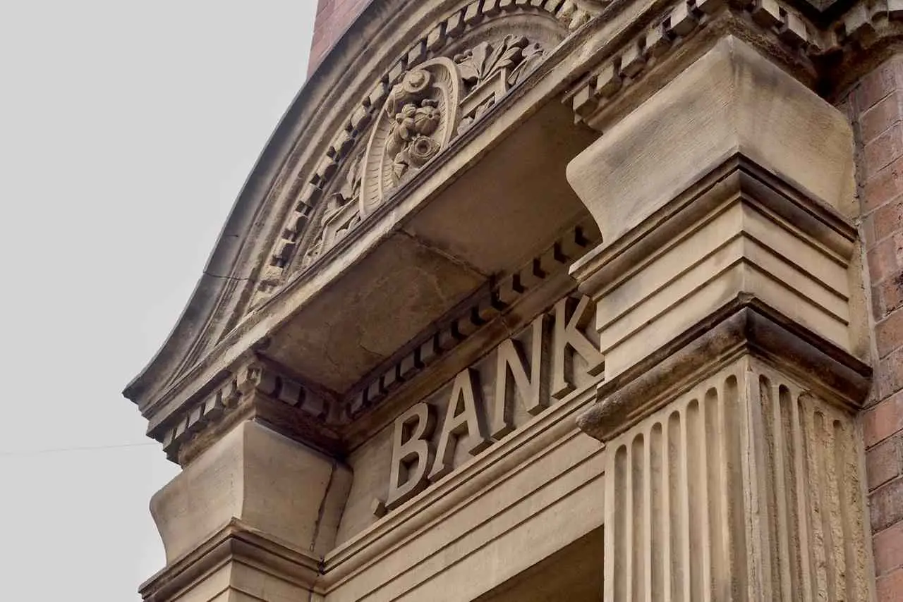 Individuato il motivo dei disservizi bancari svelata la causa della fuga dei clienti Immagine selezionata