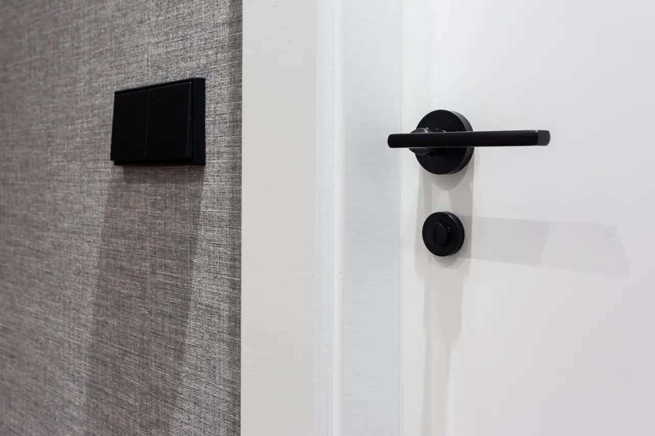Come igienizzare le maniglie delle porte: ecco il metodo che funziona davvero Immagine selezionata