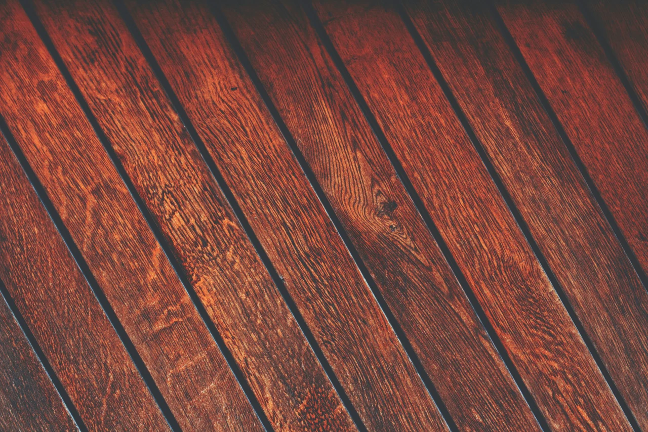 Come eliminare le macchie d’acqua dai mobili di legno Come eliminare le macchie d’acqua dai mobili di legno